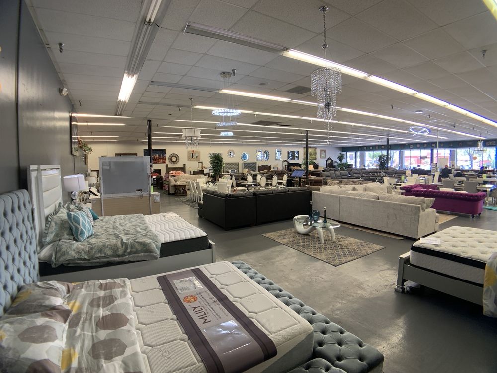 Twelve Oaks Plaza: 7004 W Waters Ave, Tampa, FL 33634
